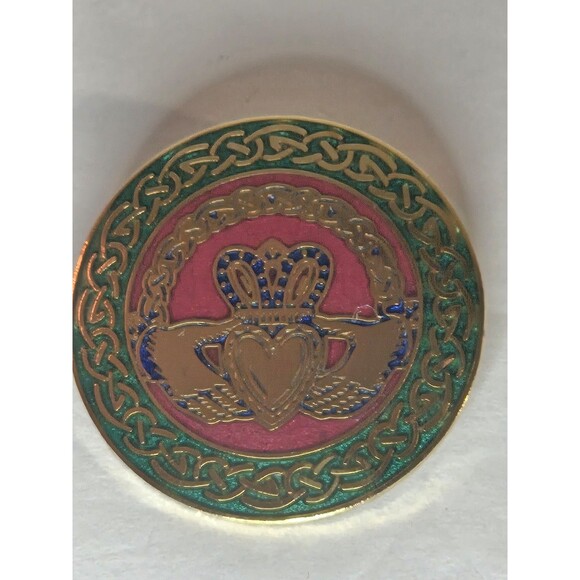Gold Tone Brooch Pin Claddagh Irish Hands Heart Crown - Picture 2 of 8
